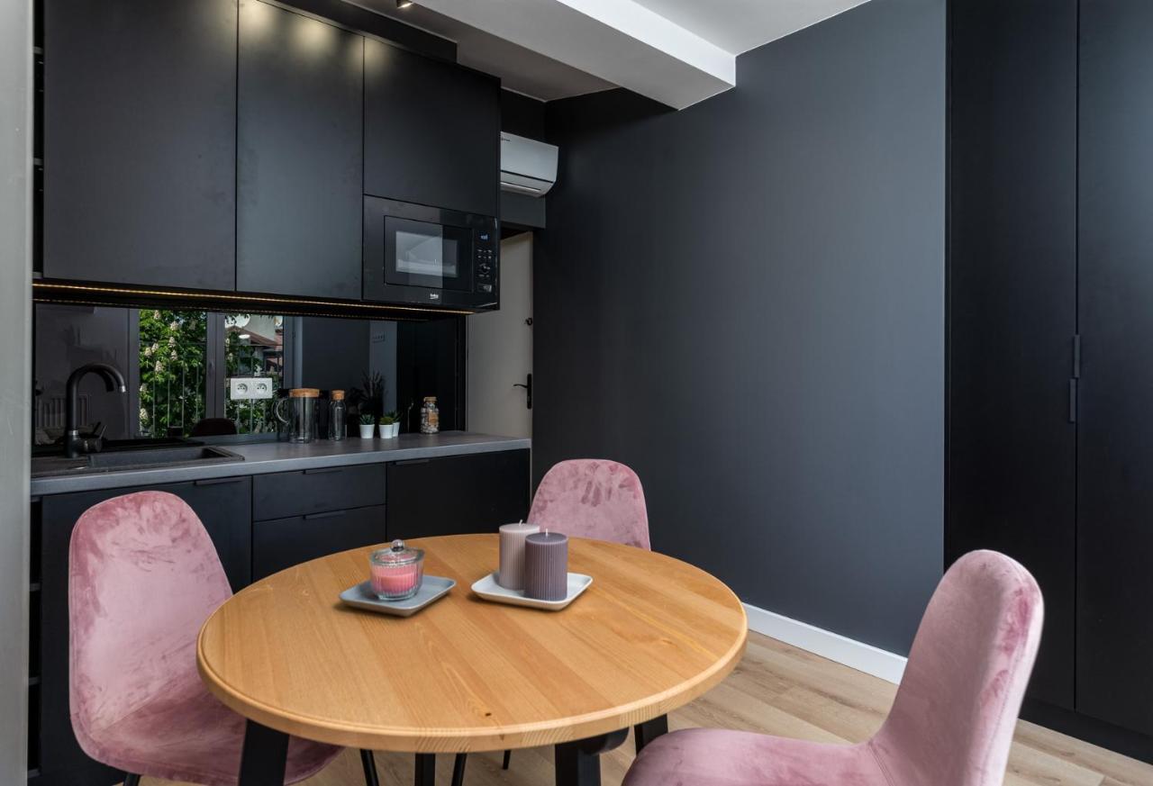 Smart Apartments - Old Town & Main Train Station - By Upstairs Cracóvia Exterior foto