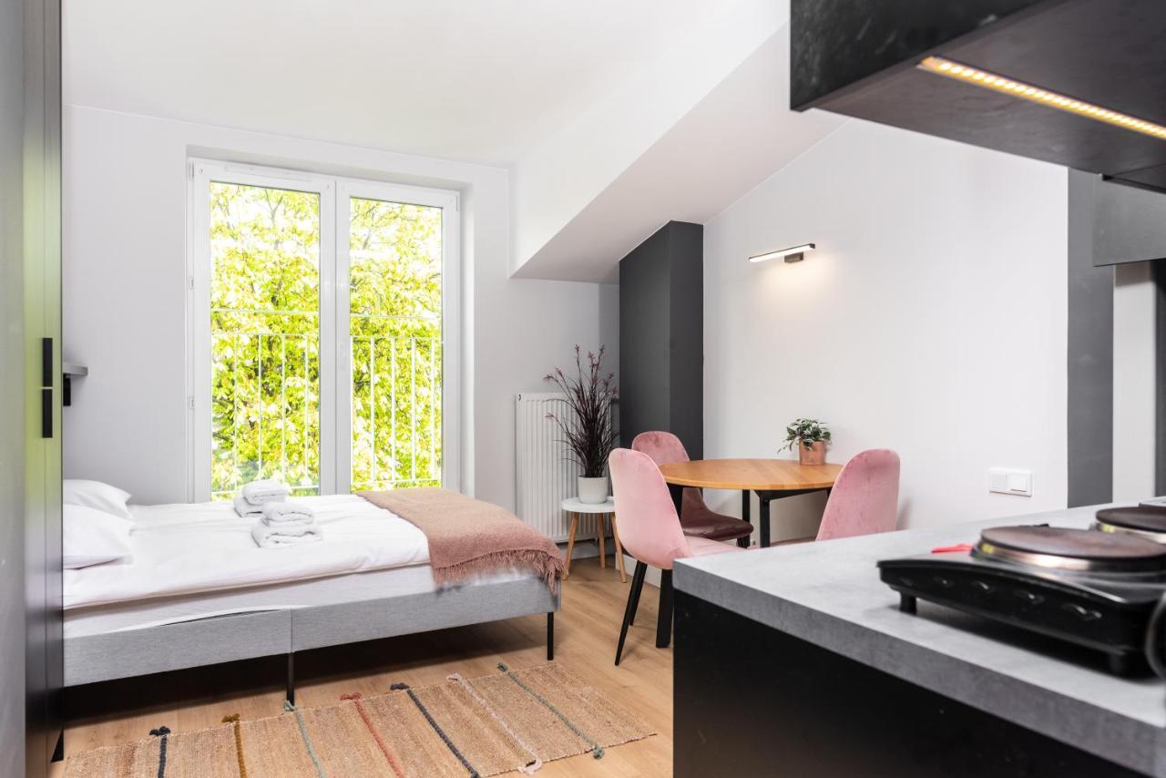Smart Apartments - Old Town & Main Train Station - By Upstairs Cracóvia Exterior foto