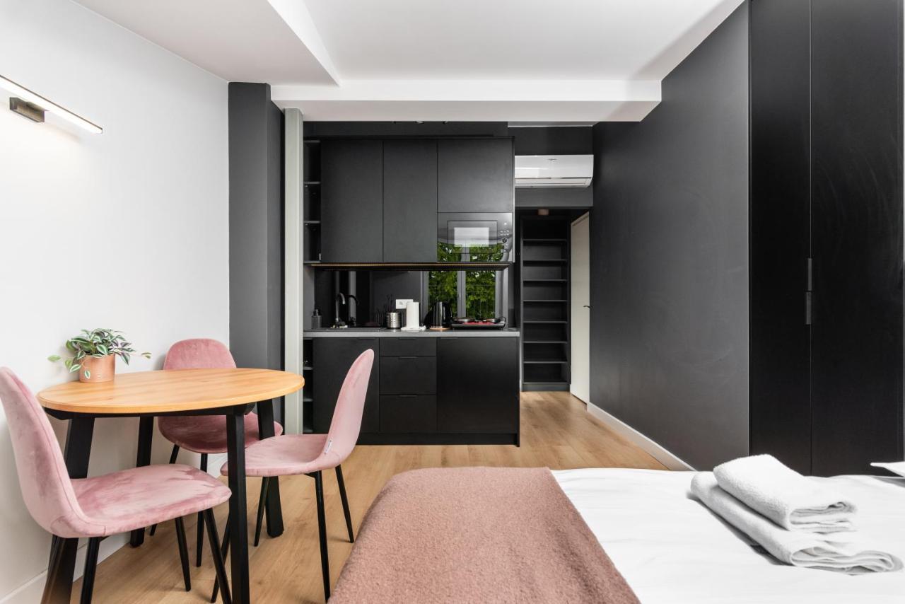 Smart Apartments - Old Town & Main Train Station - By Upstairs Cracóvia Exterior foto