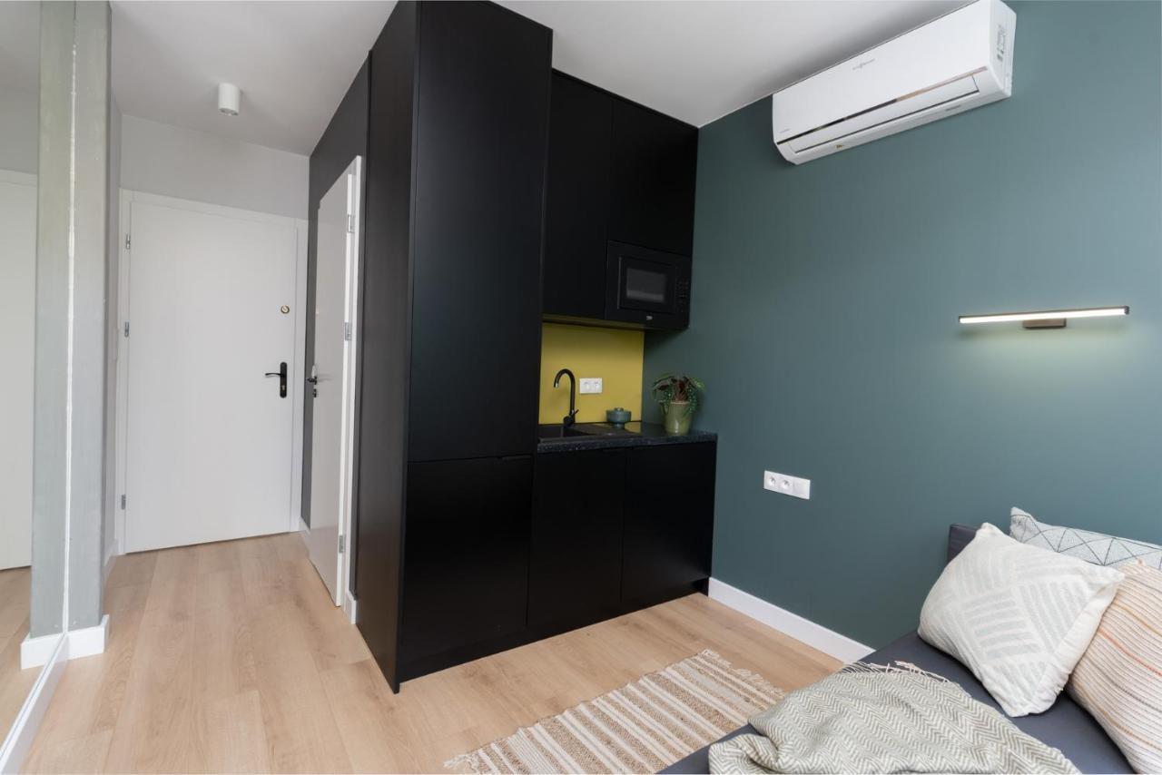 Smart Apartments - Old Town & Main Train Station - By Upstairs Cracóvia Exterior foto